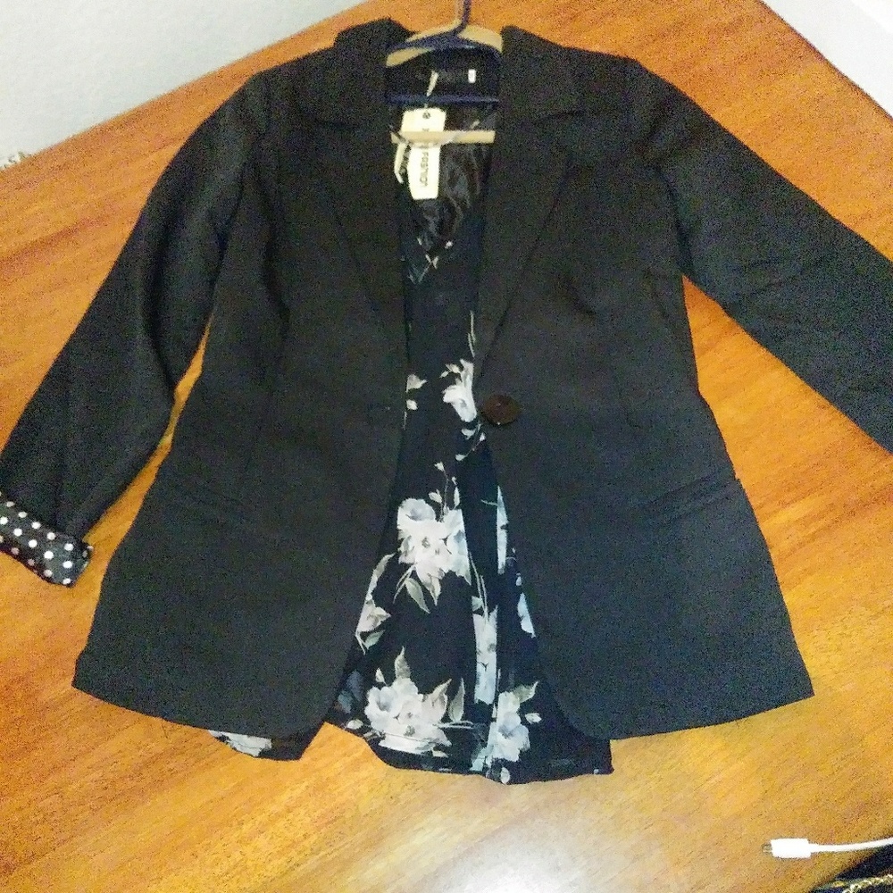Black fitted blazer